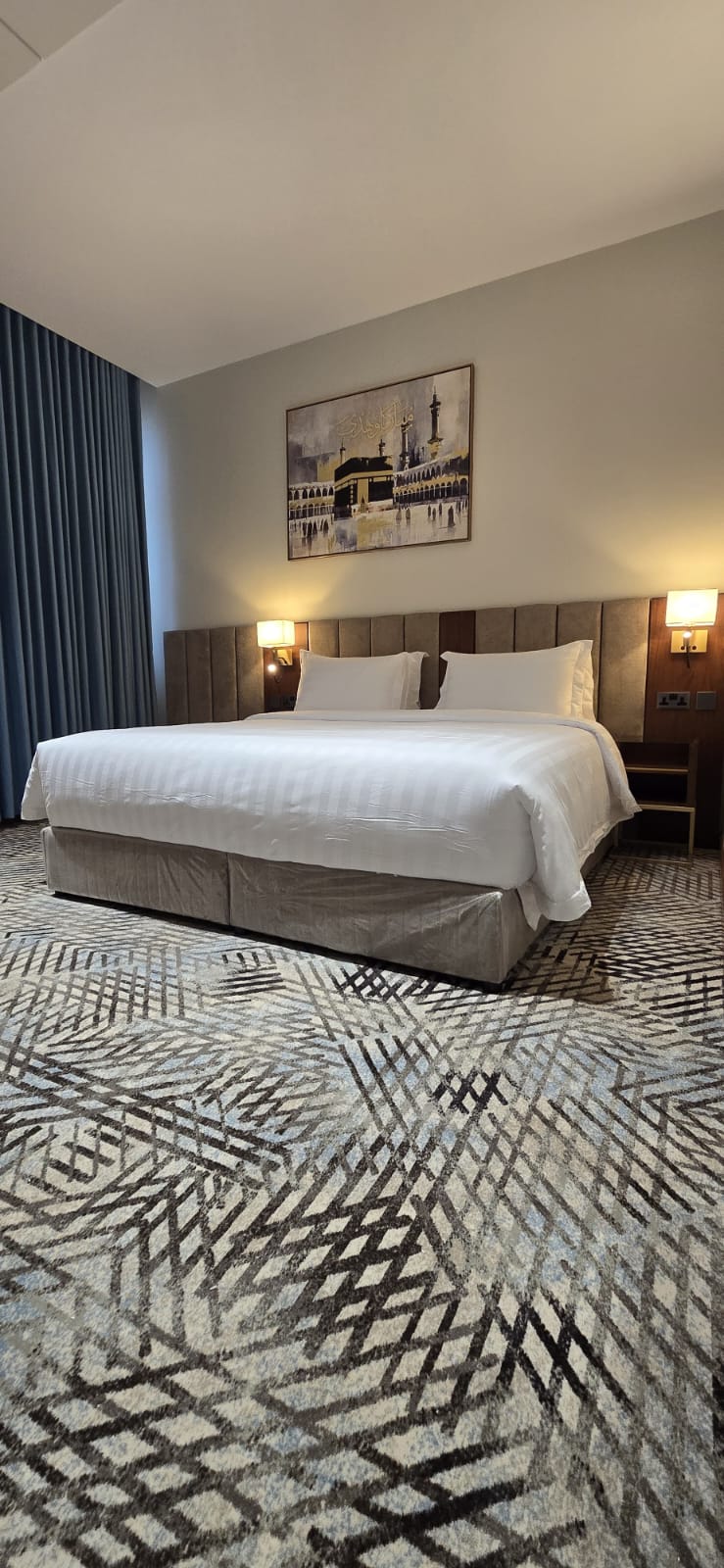 QIRA OTEL